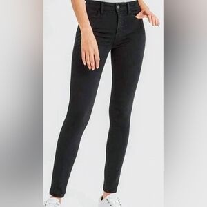 American Eagle • Black Pants • Size 8 Short